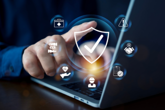 Sérgio Bento De Araújo destaca que a governança digital garante processos mais transparentes, seguros e orientados ao desenvolvimento social na educação.