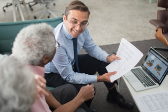 Transparência e controle social são ferramentas essenciais para defender os direitos do idoso e fortalecer a cidadania ativa, com o Sindnapi - Sindicato Nacional dos Aposentados, Pensionistas e Idosos.