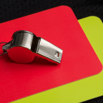 Machismo no futebol: governo repudia atitude de jogador do Bragantino contra árbitra e reforça debate sobre respeito no esporte